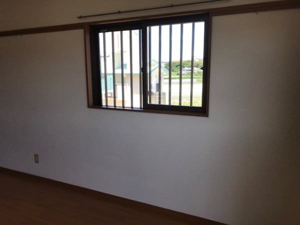 壁紙美ら染色 施工後 居室（窓付き）