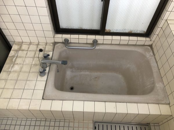 水廻り再生コーティング 施工前 戸建て浴室